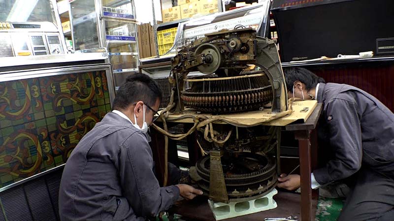 11【昭和44年製ジュークボックスの再生】 | 船越英一郎の昭和再生