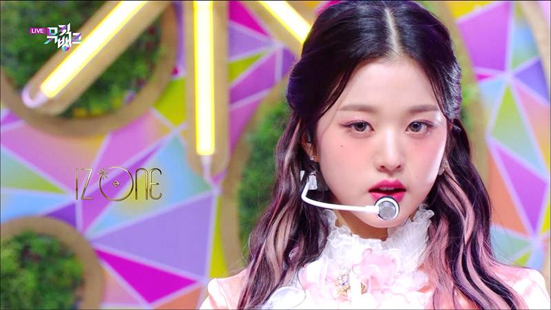 IZ*ONE 公式グッズ DESK MAT デスクマット アイズワン ばっち ONLINE 