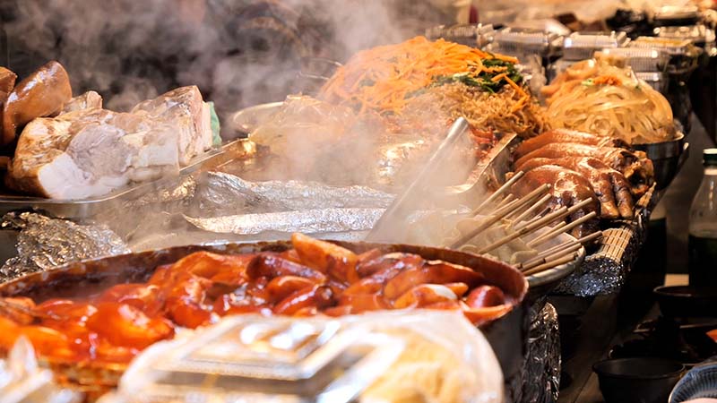 山之内すずと人気インフルエンサー・らん出演！ 韓国エンタメ情報番組