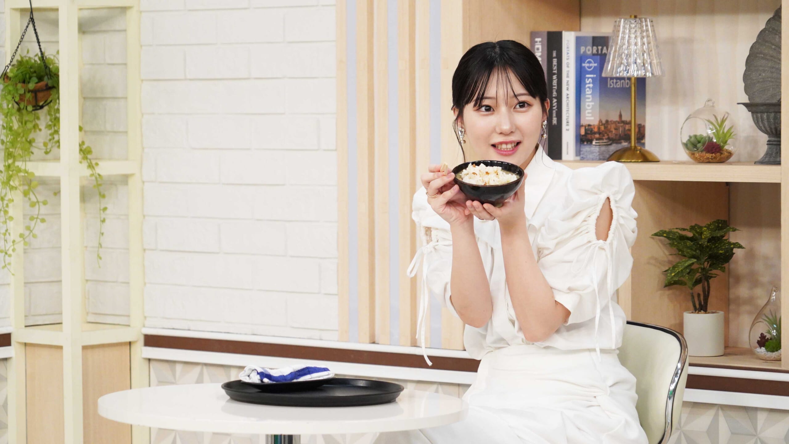 田中美久が全国の絶品グルメをみてリアクションするだけ！？『ざっくり